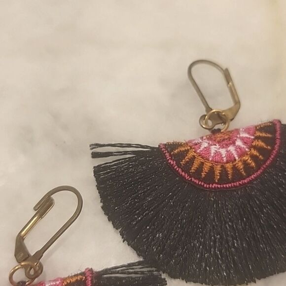 NWT Shashi Sophie Black Earrings Fringe Woven Boho Embroidered Fan Tassel Gold - Picture 2 of 5
